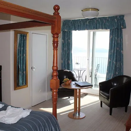 The Hannafore Point 3*